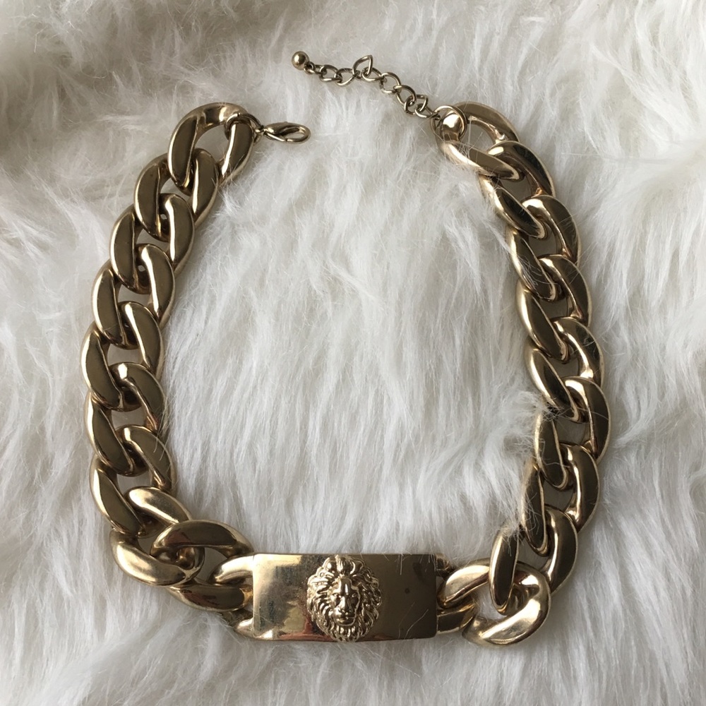 León Necklace